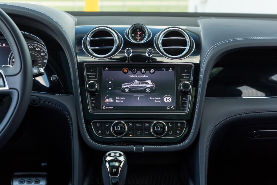Детали интерьера Bentley Bentayga V8 2018 года  (NA) (фото 8 из 22)